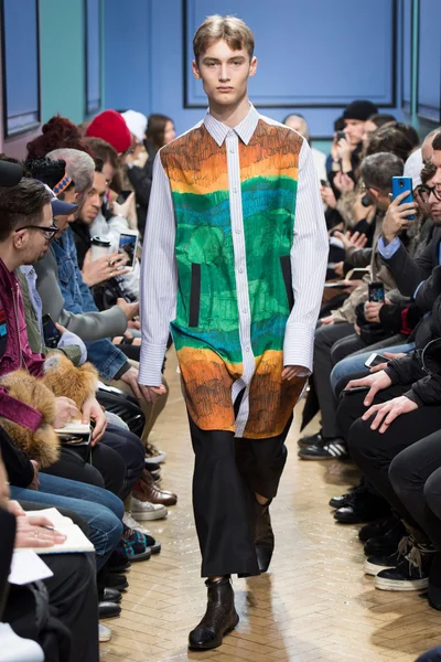 Look 10